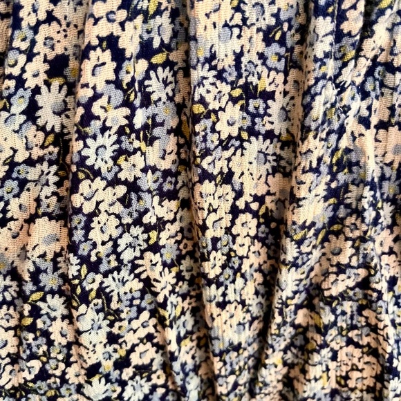 Chaps Blue Ditzy Floral Women's Top SZ M Cotton Viscose Cottagecore Garden Boho - Picture 5 of 14